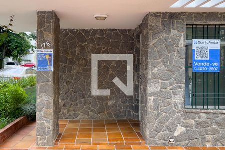 Casa à venda com 217m², 3 quartos e 2 vagasPlaca