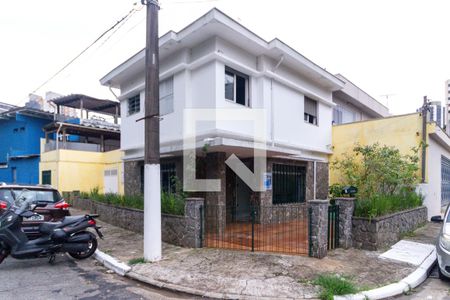 Casa à venda com 217m², 3 quartos e 2 vagasFachada
