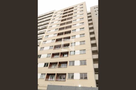 Apartamento para alugar com 74m², 2 quartos e sem vaga Apartamento para alugar com 74m², 2 quartos e sem vagaFachada