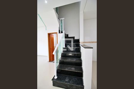 Escada de casa à venda com 2 quartos, 115m² em Santa Teresinha, Santo André