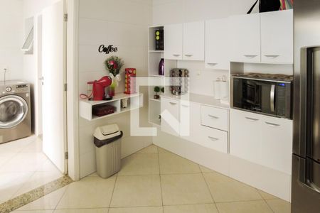 Casa à venda com 242m², 3 quartos e 5 vagasCozinha