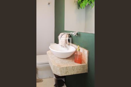 Casa à venda com 242m², 3 quartos e 5 vagasLavabo