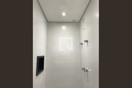 Banheiro de casa para alugar com 1 quarto, 34m² em Pestana, Osasco