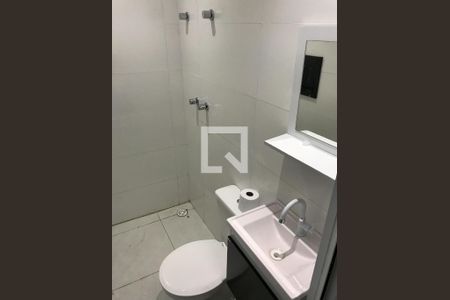 Banheiro de casa para alugar com 1 quarto, 34m² em Pestana, Osasco