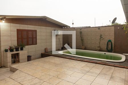 Casa à venda com 140m², 2 quartos e 2 vagas Casa à venda com 140m², 2 quartos e 2 vagasPiscina