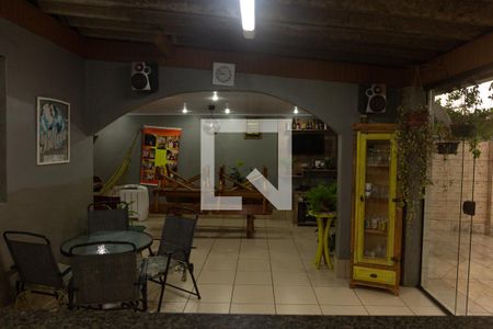 Casa à venda com 140m², 2 quartos e 2 vagas Casa à venda com 140m², 2 quartos e 2 vagasÁrea comum - Churrasqueira