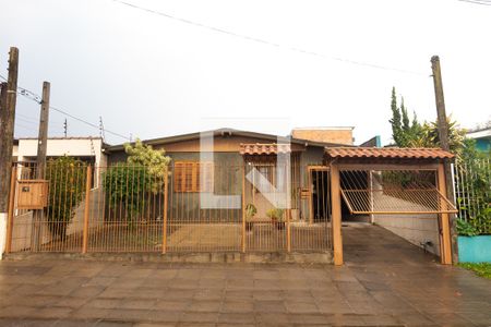 Casa à venda com 140m², 2 quartos e 2 vagas Casa à venda com 140m², 2 quartos e 2 vagasFachada