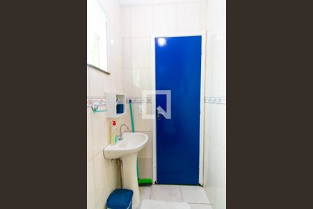 Casa à venda com 80m², 2 quartos e 2 vagasBanheiro da Suíte 2