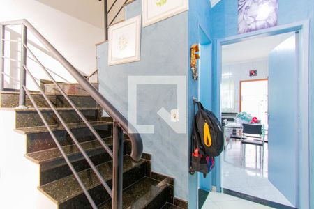Escada de casa à venda com 2 quartos, 80m² em Vila Antonieta, São Paulo
