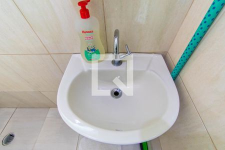 Casa à venda com 80m², 2 quartos e 2 vagasBanheiro da Suíte 2