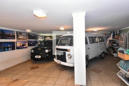 Casa à venda com 660m², 3 quartos e 6 vagasGaragem