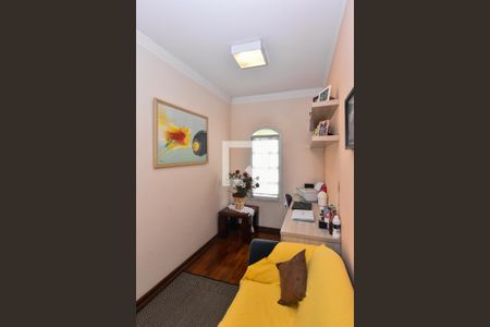 Casa à venda com 660m², 3 quartos e 6 vagasEscritório