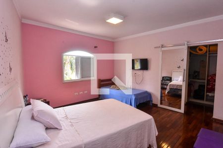 Casa à venda com 660m², 3 quartos e 6 vagasQuarto 2 - Suíte