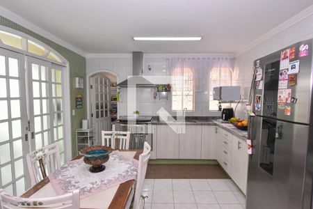 Casa à venda com 660m², 3 quartos e 6 vagasCozinha