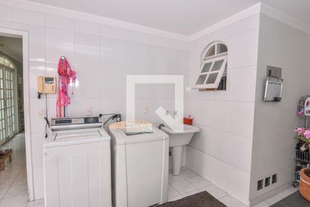 Casa à venda com 660m², 3 quartos e 6 vagasÁrea de Serviço