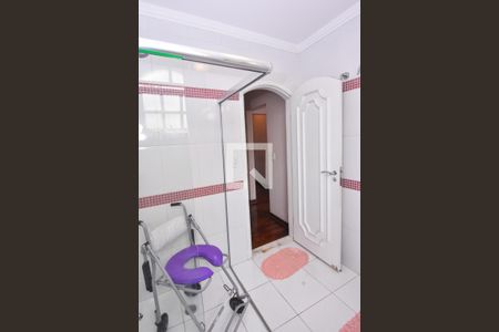 Casa à venda com 660m², 3 quartos e 6 vagasBanheiro da Suíte 2