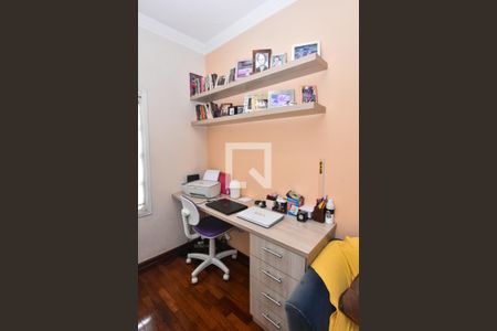 Casa à venda com 660m², 3 quartos e 6 vagasEscritório