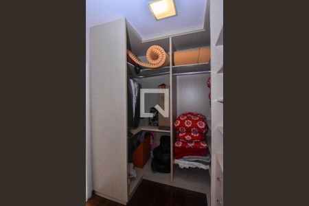 Casa à venda com 660m², 3 quartos e 6 vagasCloset da suíte 2