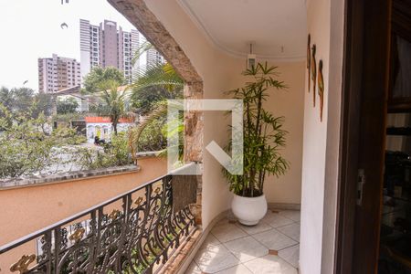 Casa à venda com 660m², 3 quartos e 6 vagasEntrada