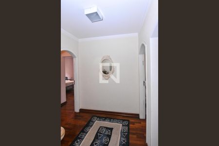 Casa à venda com 660m², 3 quartos e 6 vagasCorredor