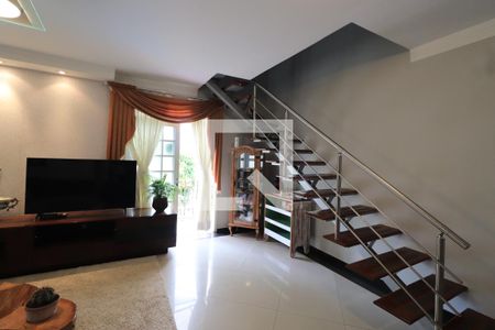 Sala de casa à venda com 3 quartos, 660m² em Jardim Textil, São Paulo