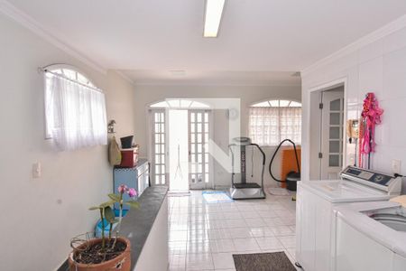 Casa à venda com 660m², 3 quartos e 6 vagasÁrea de Serviço