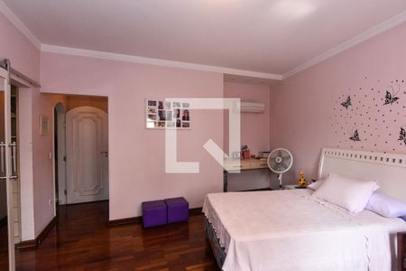 Casa à venda com 660m², 3 quartos e 6 vagasQuarto 2 - Suíte