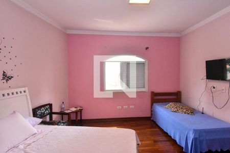 Casa à venda com 660m², 3 quartos e 6 vagasQuarto 2 - Suíte