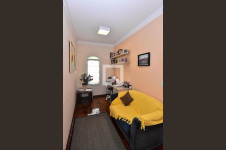 Casa à venda com 660m², 3 quartos e 6 vagasEscritório