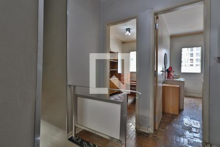 Casa à venda com 107m², 3 quartos e 2 vagasCorredor