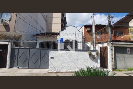 Casa para alugar com 150m², 3 quartos e 1 vaga Casa para alugar com 150m², 3 quartos e 1 vagaFachada