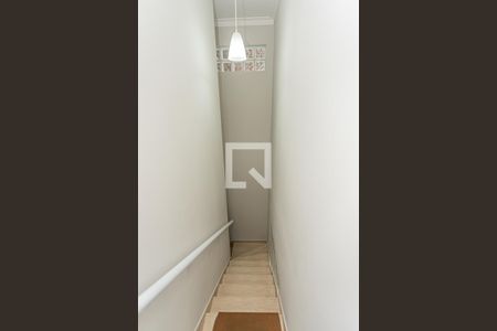 Casa à venda com 450m², 3 quartos e 8 vagasEscada