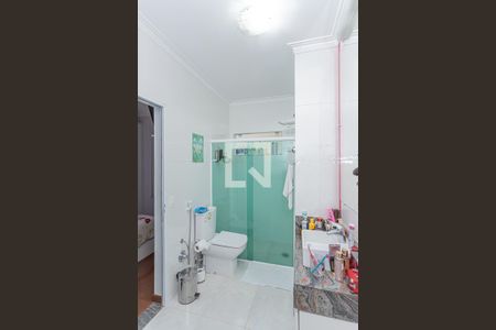 Casa à venda com 450m², 3 quartos e 8 vagasBanheiro suite 2