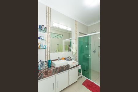 Casa à venda com 450m², 3 quartos e 8 vagasBanheiro suite 1