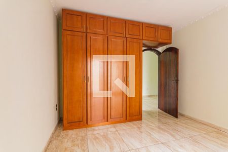 Casa à venda com 218m², 3 quartos e 3 vagasQuarto 1