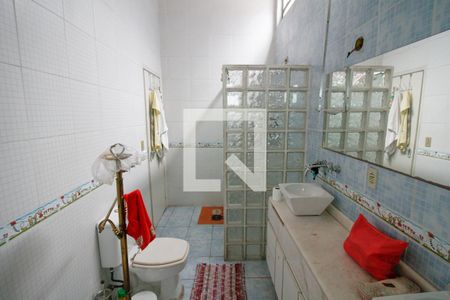 Casa à venda com 280m², 4 quartos e 5 vagas Casa à venda com 280m², 4 quartos e 5 vagasBanheiro da Suíte