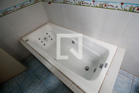 Casa à venda com 280m², 4 quartos e 5 vagas Casa à venda com 280m², 4 quartos e 5 vagasBanheiro da Suíte