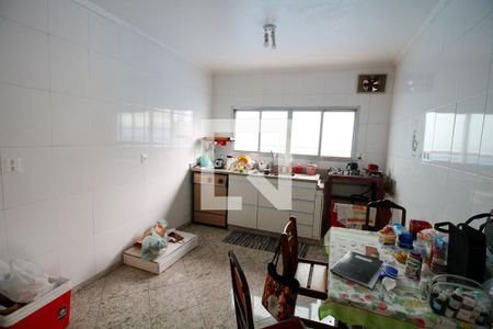 Casa à venda com 280m², 4 quartos e 5 vagas Casa à venda com 280m², 4 quartos e 5 vagasCozinha