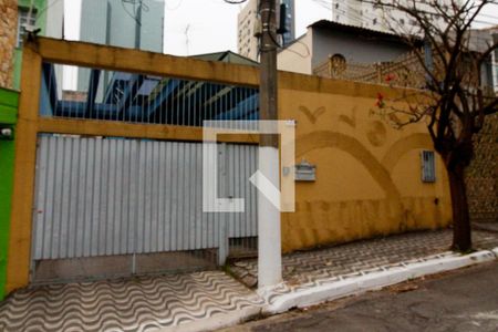 Casa à venda com 280m², 4 quartos e 5 vagas Casa à venda com 280m², 4 quartos e 5 vagasFachada