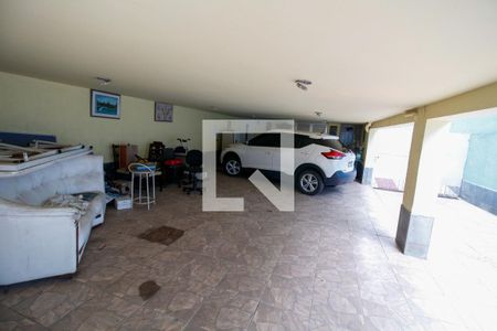 Casa à venda com 280m², 4 quartos e 5 vagas Casa à venda com 280m², 4 quartos e 5 vagasGaragem