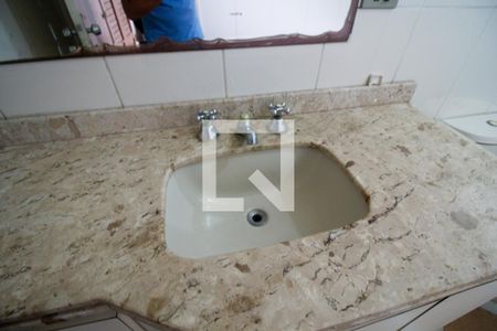 Casa à venda com 280m², 4 quartos e 5 vagas Casa à venda com 280m², 4 quartos e 5 vagasBanheiro da Suíte 2