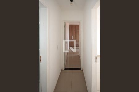 Corredor de apartamento para alugar com 2 quartos, 44m² em Cidade Satélite Santa Bárbara, São Paulo