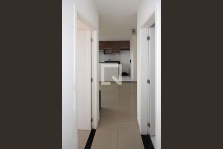 Corredor de apartamento para alugar com 2 quartos, 44m² em Cidade Satélite Santa Bárbara, São Paulo
