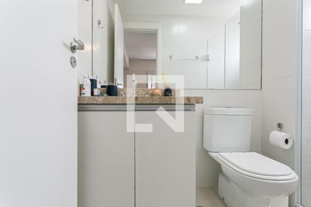 Apartamento à venda com 67m², 2 quartos e 1 vaga Apartamento à venda com 67m², 2 quartos e 1 vagaBanheiro da Suíte