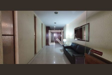 Apartamento à venda com 67m², 2 quartos e 3 vagasHall