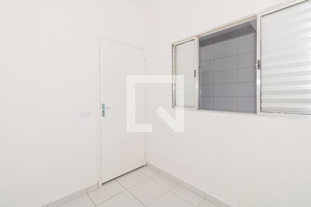 Quarto 2 de casa para alugar com 2 quartos, 70m² em Vila Constança, São Paulo