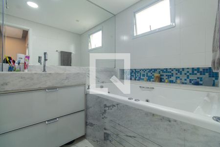 Apartamento à venda com 157m², 3 quartos e 5 vagasBanheiro do quarto 1