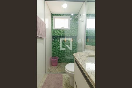 Apartamento à venda com 157m², 3 quartos e 5 vagasBanheiro do quarto 2
