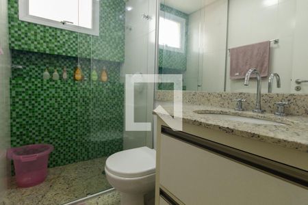 Apartamento à venda com 157m², 3 quartos e 5 vagasBanheiro do quarto 2