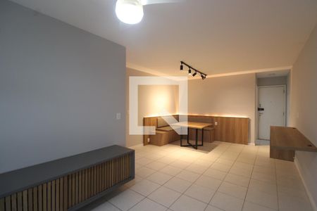 Sala de apartamento para alugar com 4 quartos, 114m² em Barra da Tijuca, Rio de Janeiro